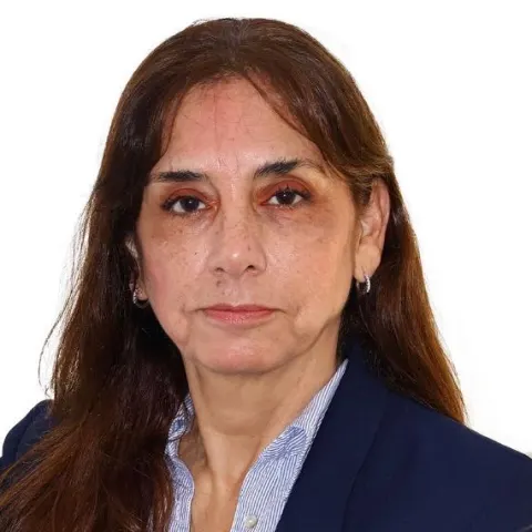 Retrato de Ursula Castro, abogada inmobiliaria en Miraflores, Lima